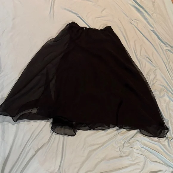 Chic Black Maxi Skirt - Picture 3 of 6